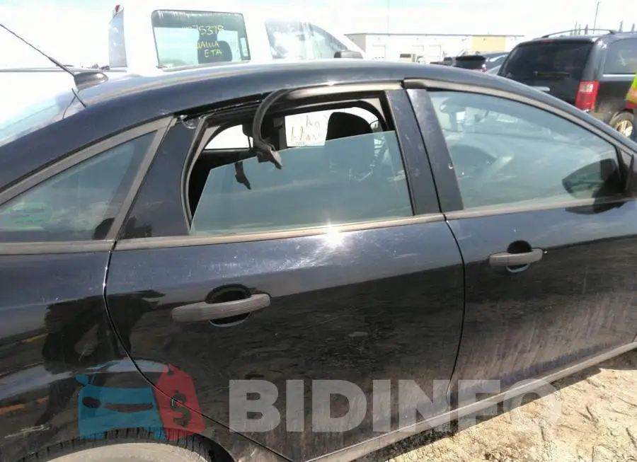 1FADP3E24GL388812 Photo# 6