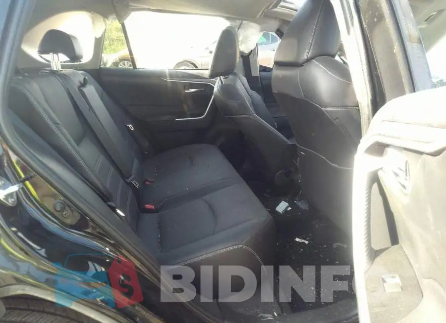 2T3R1RFV9MC170839 Photo# 8