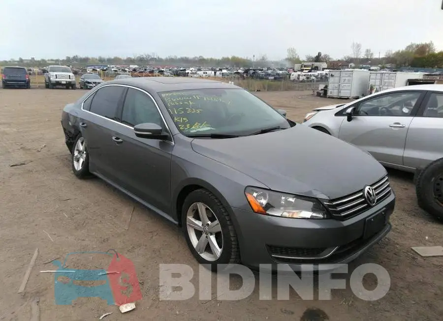 1VWBS7A30FC115335 Photo# 1
