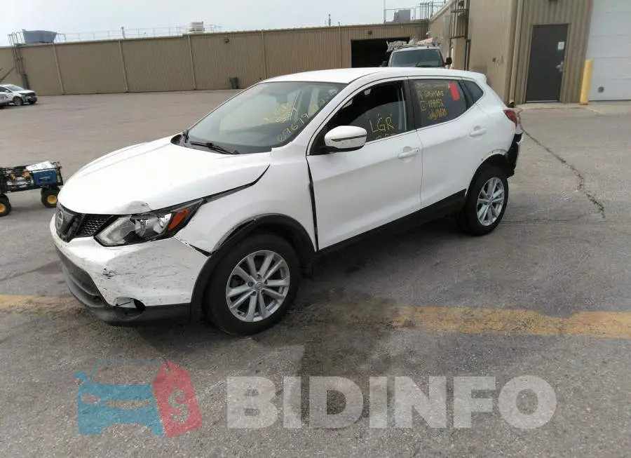 JN1BJ1CP9JW188152 Photo# 2