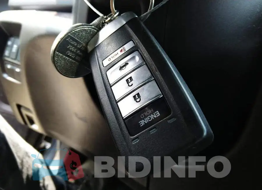 19UUB1F53GA800981 Photo# 11
