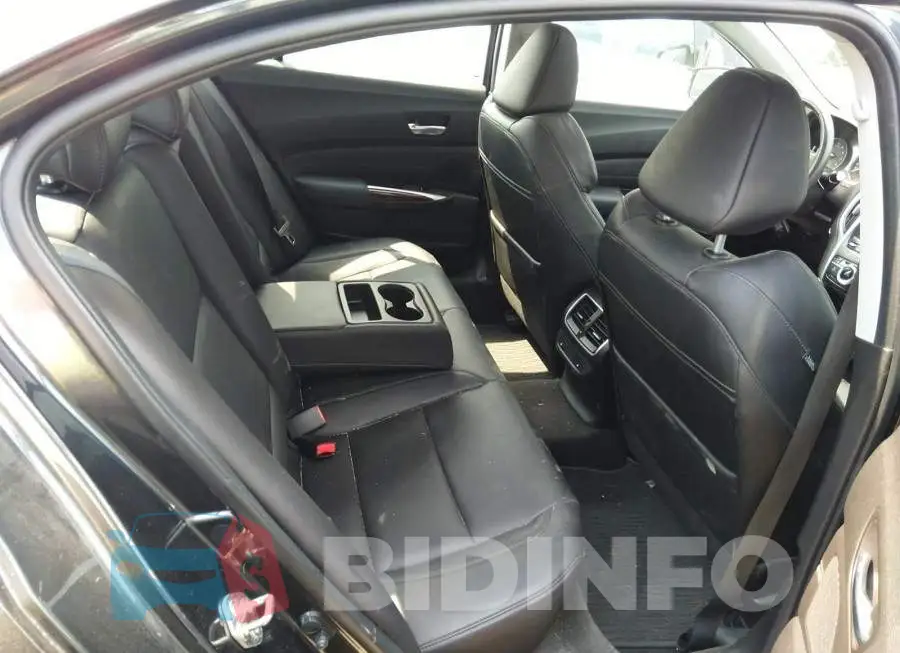 19UUB1F53GA800981 Photo# 8