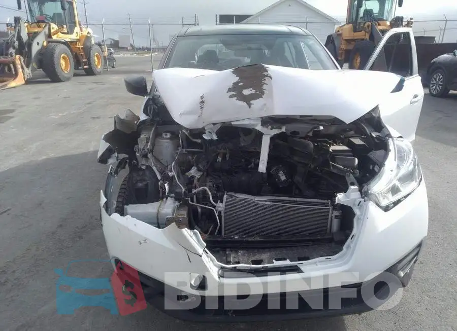 3N1CP5CU2JL535195 Photo# 6