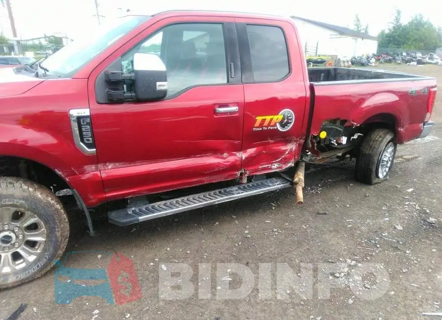 1FT7X2B67KEC71828 Photo# 6