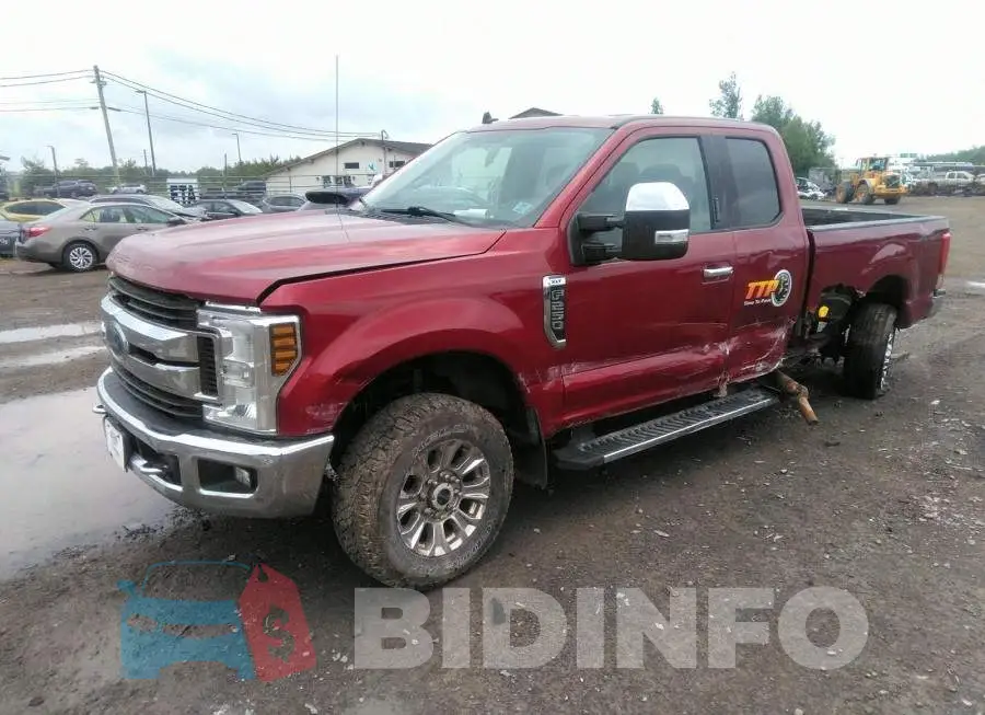 1FT7X2B67KEC71828 Photo# 2