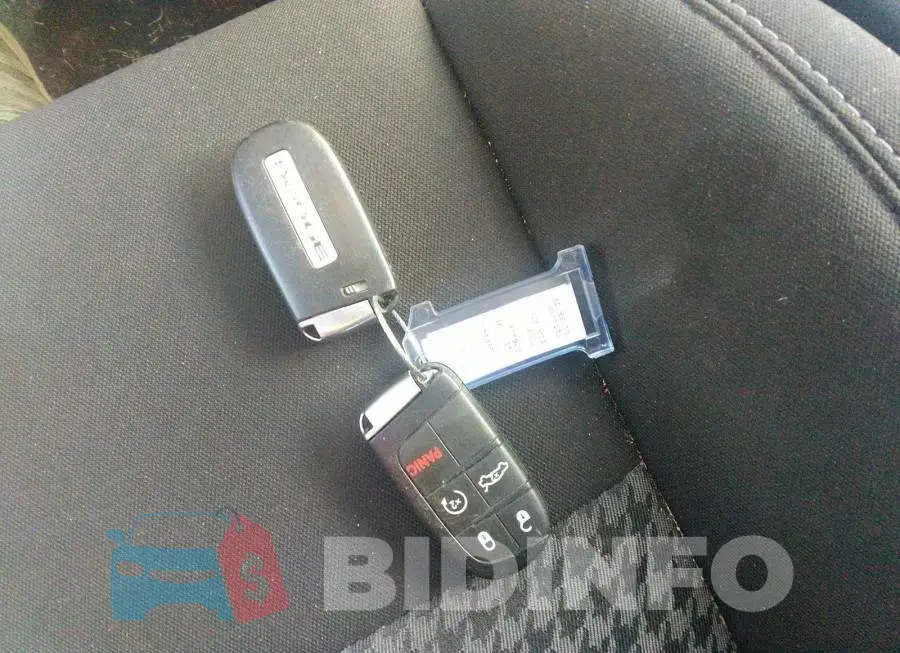 2C3CDXHG8MH603442 Photo# 11