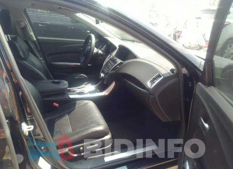 19UUB2F76FA800477 Photo# 5