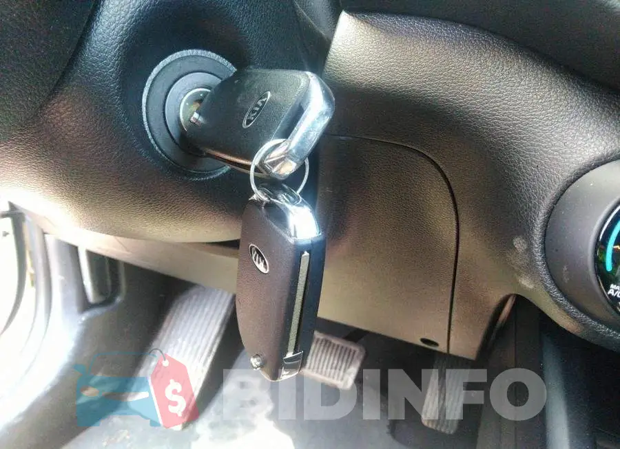 KNDJ33AU3M7130320 Photo# 11