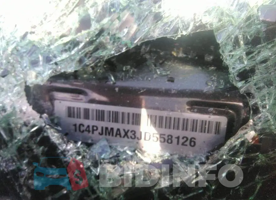 1C4PJMAX3JD558126 Photo# 9