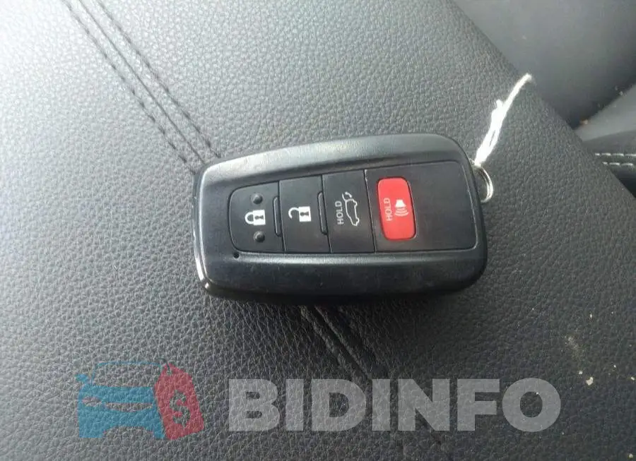 2T3R1RFV8MC219285 Photo# 11
