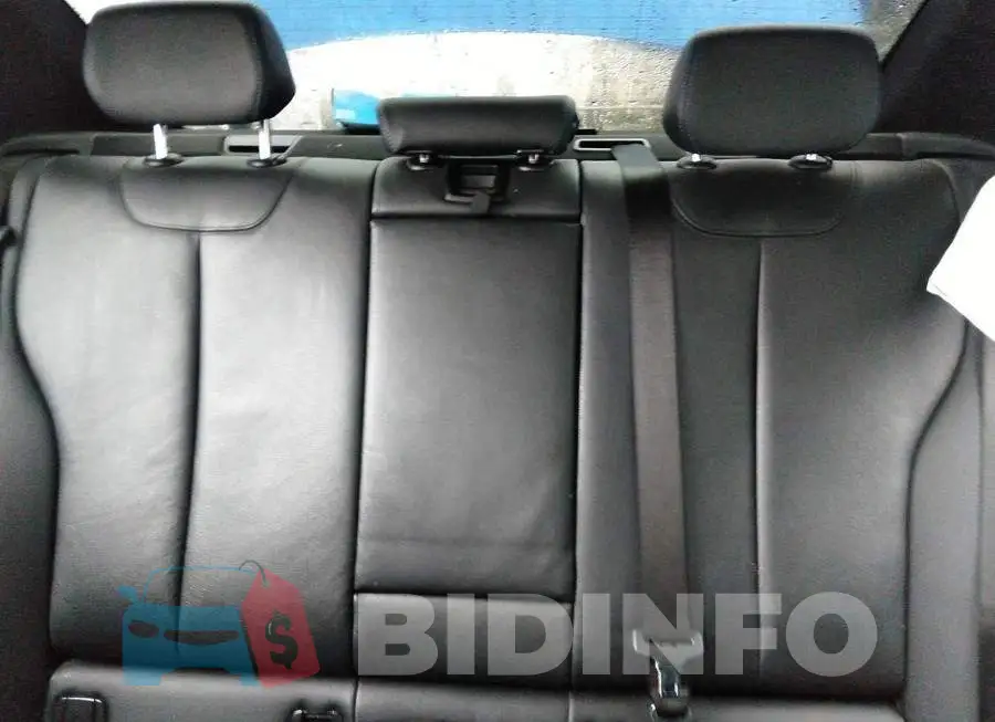 WBA8D9C54JA013412 Photo# 8