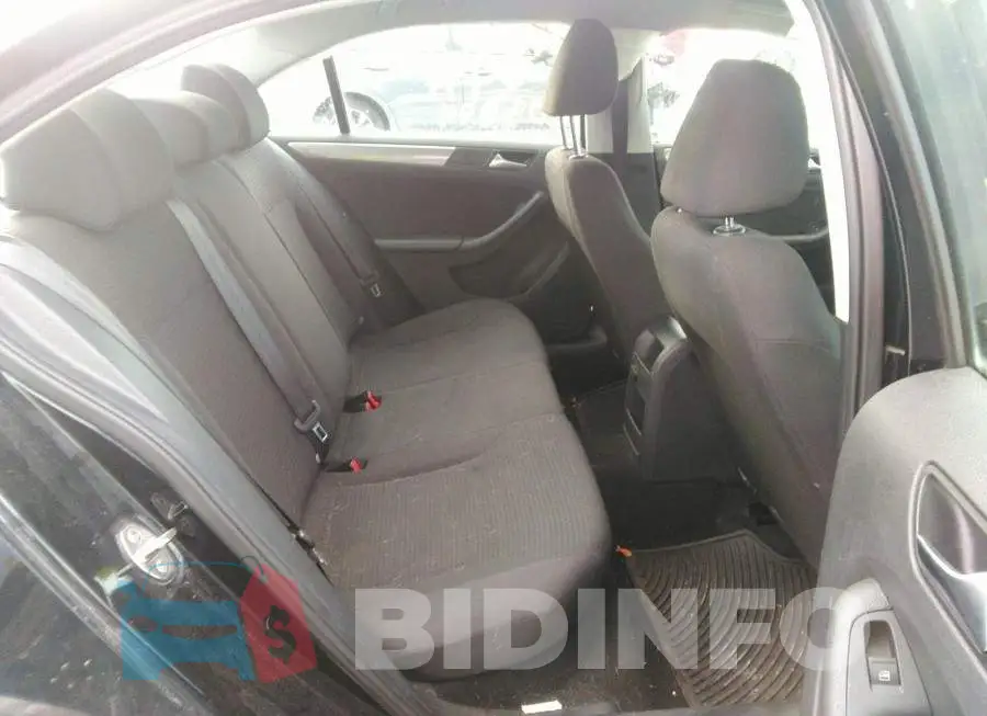 3VW167AJ5HM203894 Photo# 8