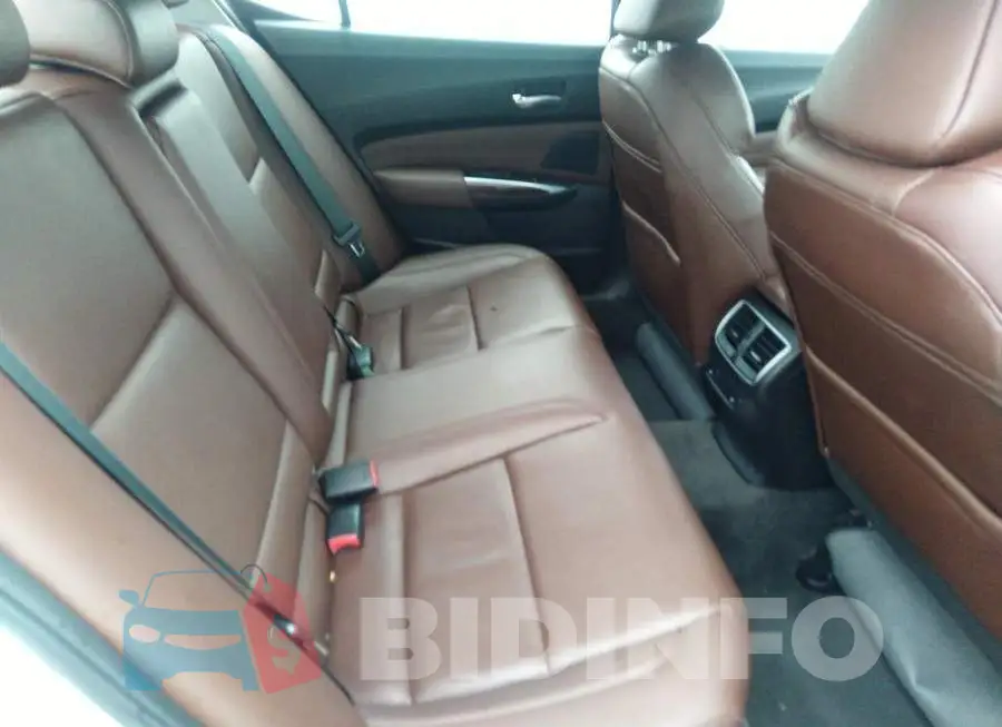 19UUB3F58GA800115 Photo# 8