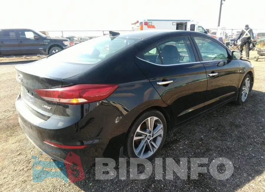 KMHD84LF1HU090728 Photo# 4 KMHD84LF1HU090728 Photo# 4