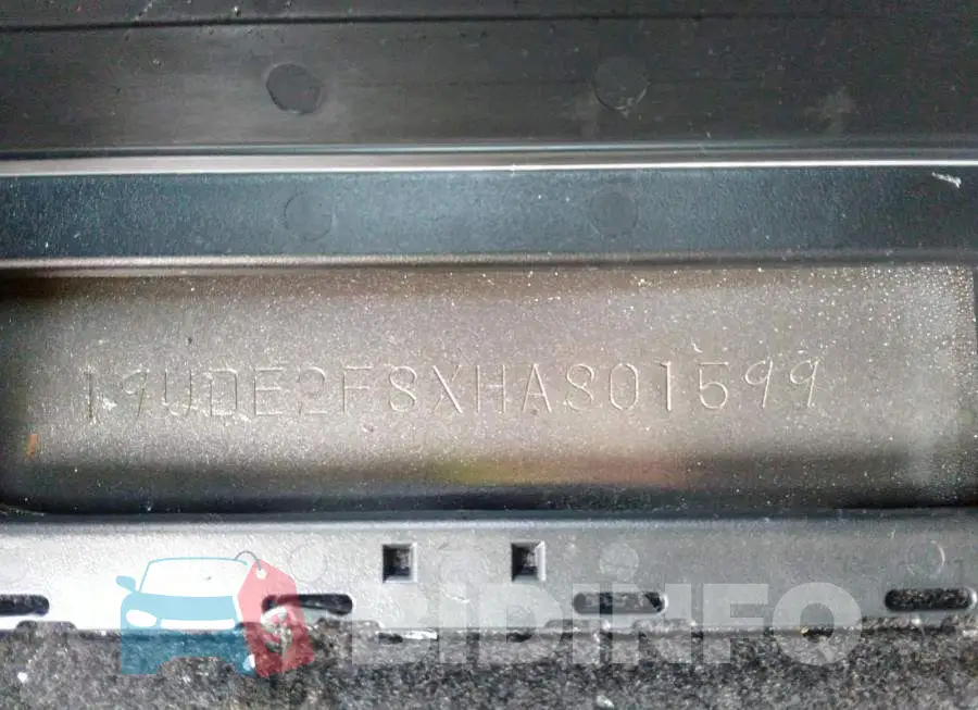 19UDE2F8XHA801599 Photo# 9