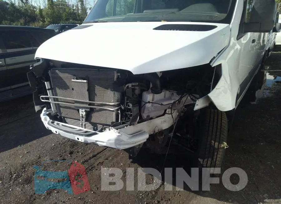 WD3CF1CD5KP143420 Photo# 6