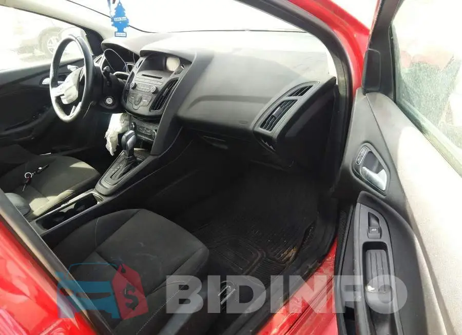 1FADP3F20FL352211 Photo# 5