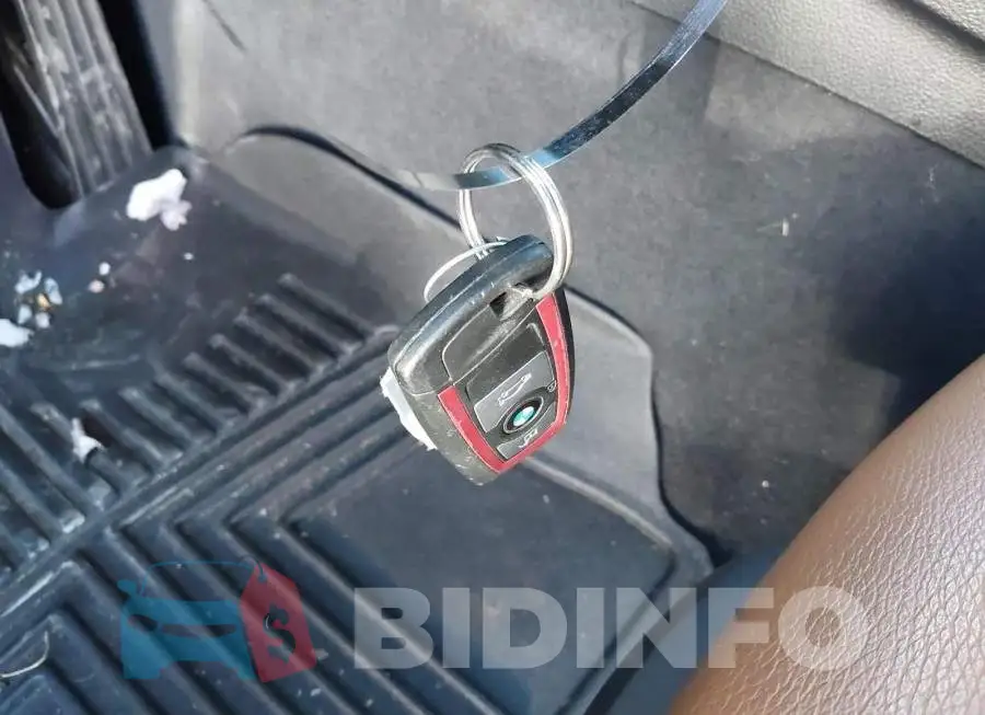 WBA8A3C52GK690953 Photo# 11
