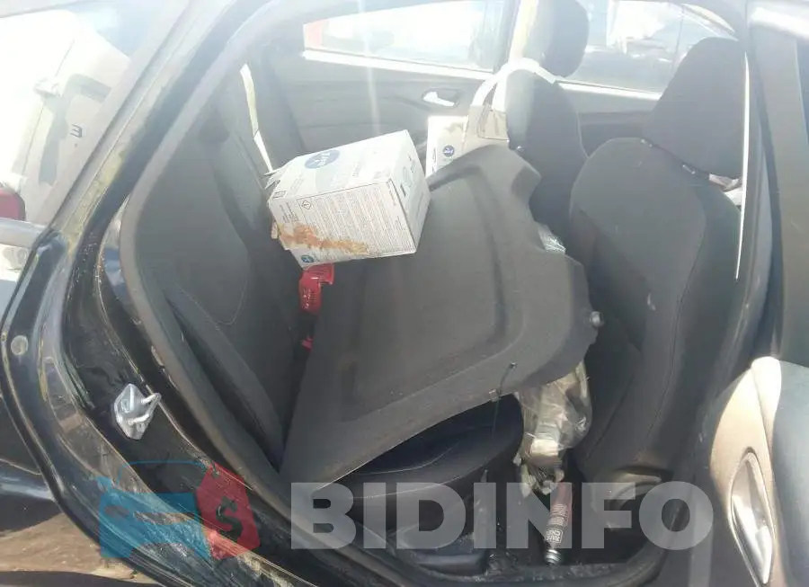 1FADP3K24FL320805 Photo# 8