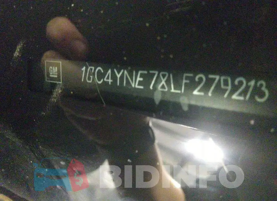 1GC4YNE78LF279213 Photo# 9