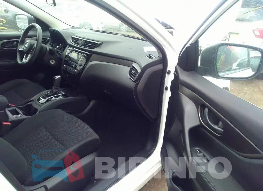 JN1BJ1CR4HW111653 Photo# 5