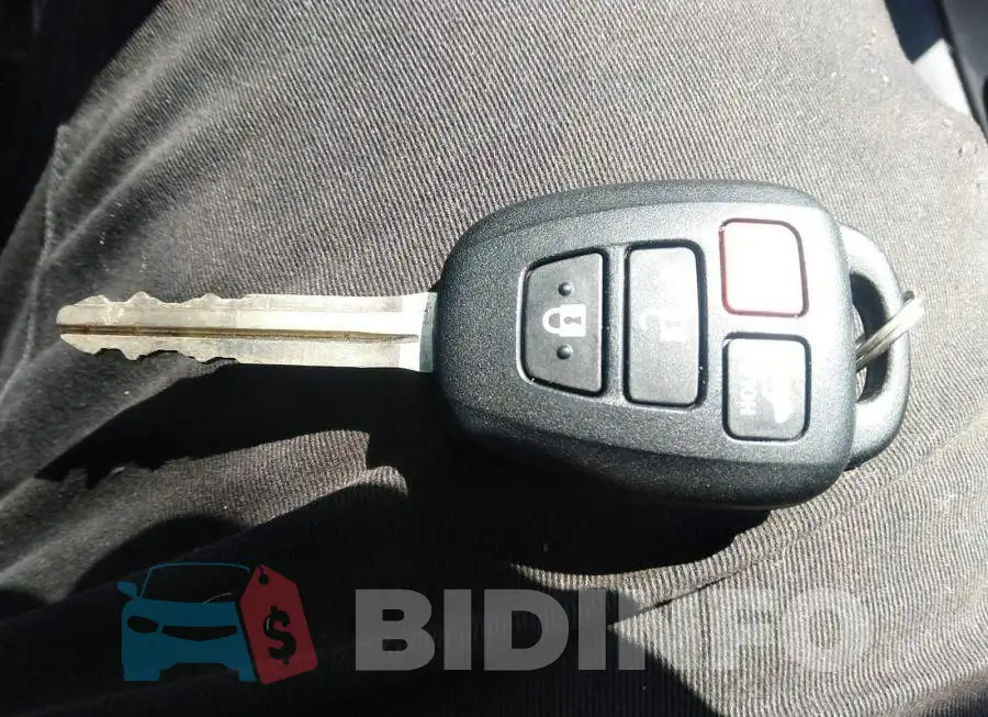 2T1BURHE7GC576086 Photo# 11