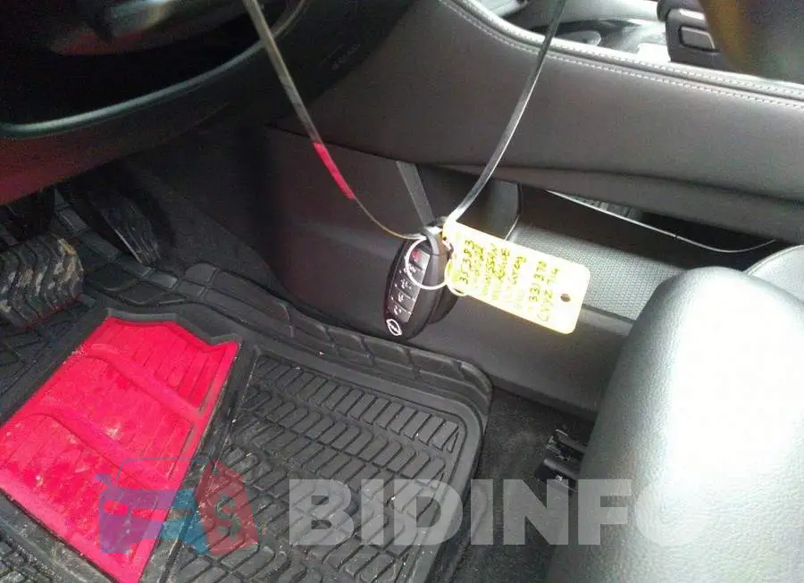 JN8BT3CBXNW331370 Photo# 11