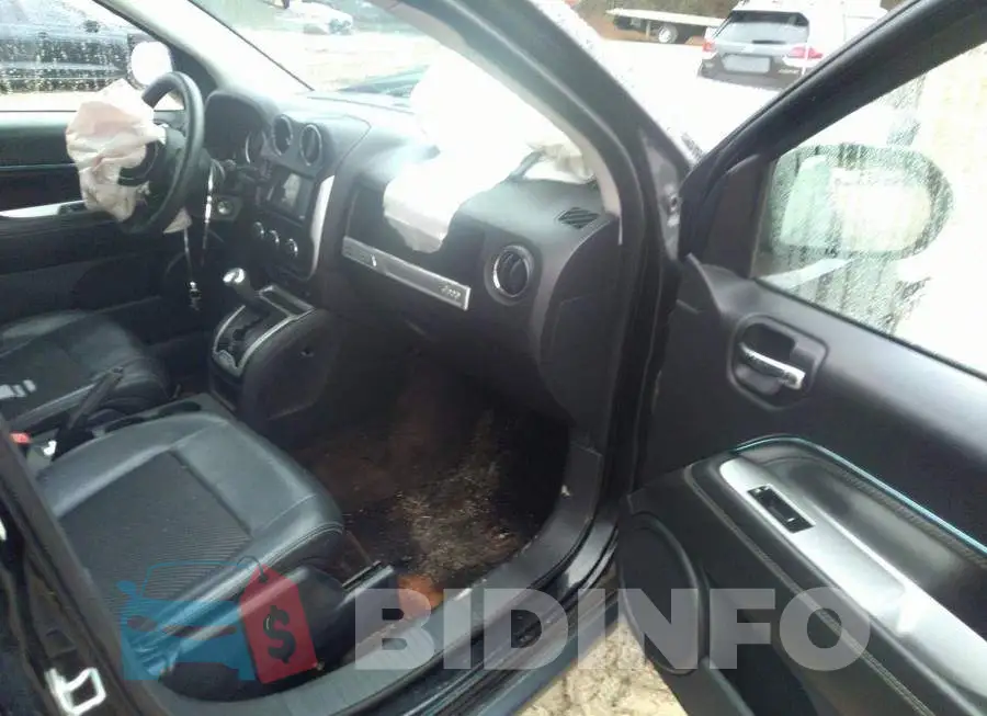1C4NJDAB6FD101037 Photo# 5