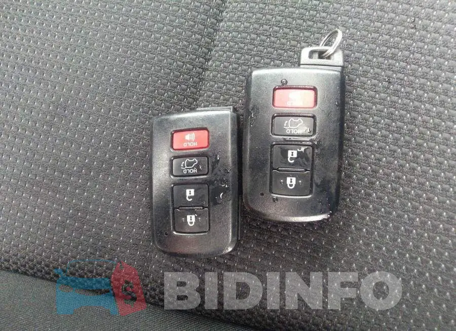 2T3RFREV9JW805930 Photo# 11