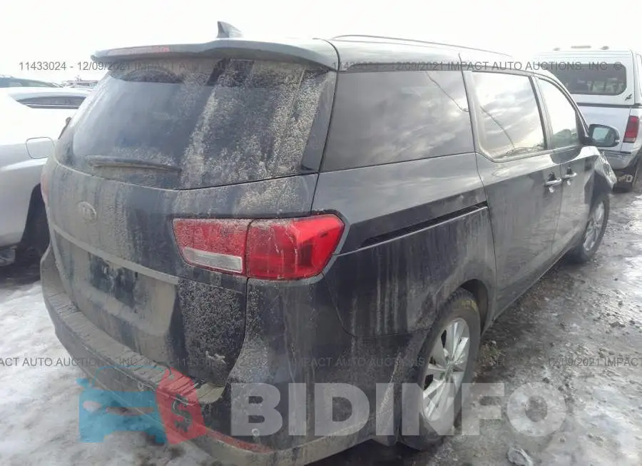 KNDMB5C17H6315965 Photo# 4
