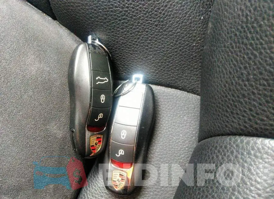 WP1AA2A53JLB11325 Photo# 11