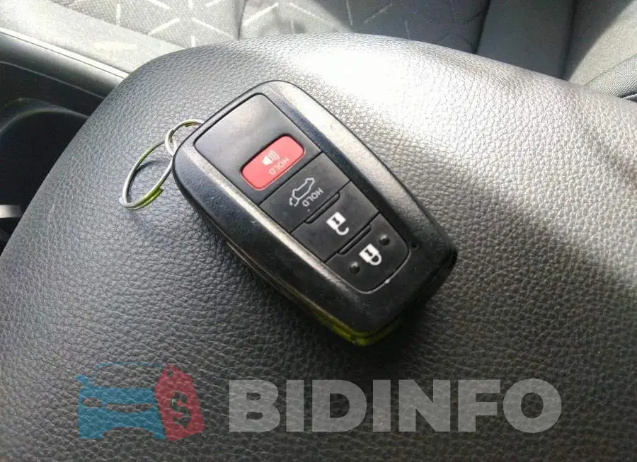 2T3R1RFV2MC214101 Photo# 11