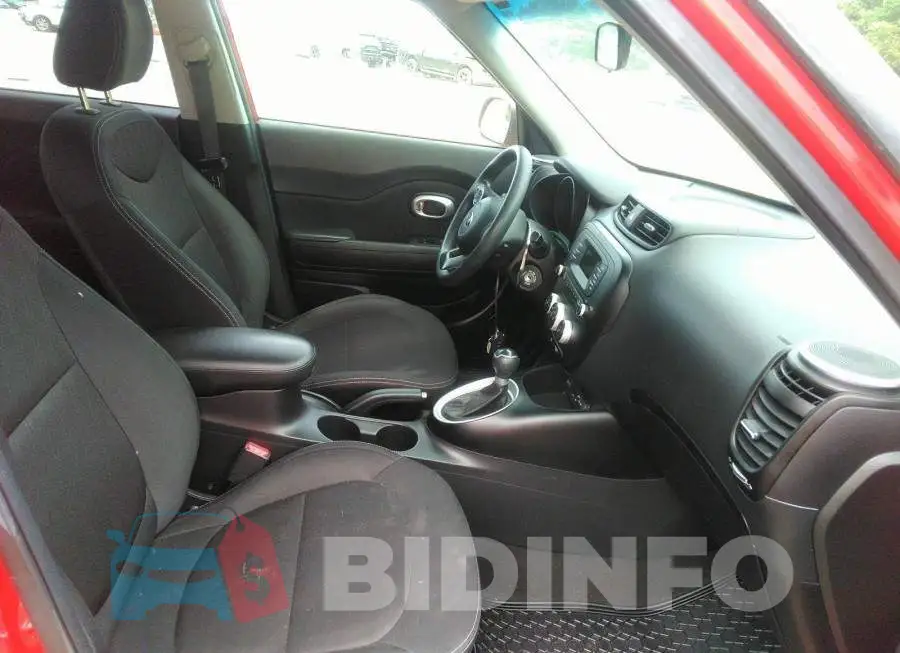 KNDJN2A23F7815780 Photo# 5
