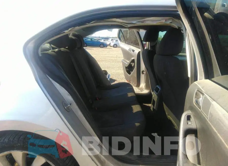 3VW2K7AJ9FM343718 Photo# 8 3VW2K7AJ9FM343718 Photo# 8