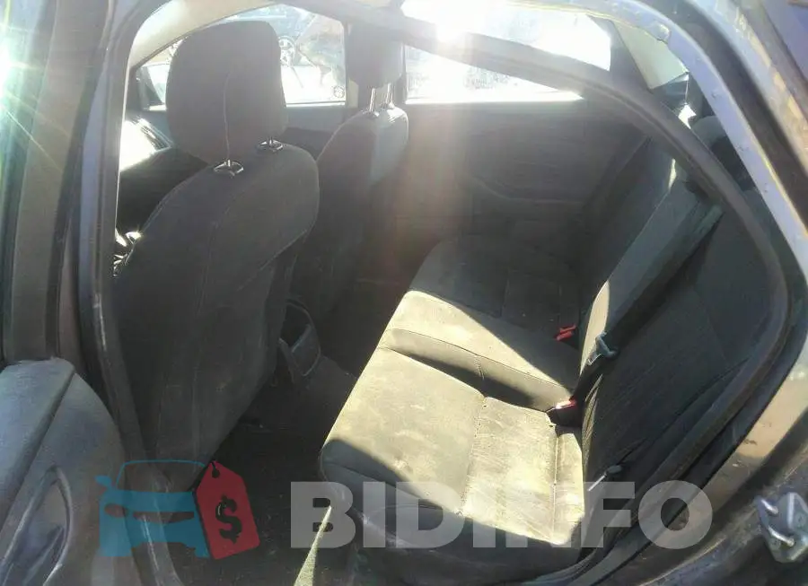 1FADP3E23FL320807 Photo# 8