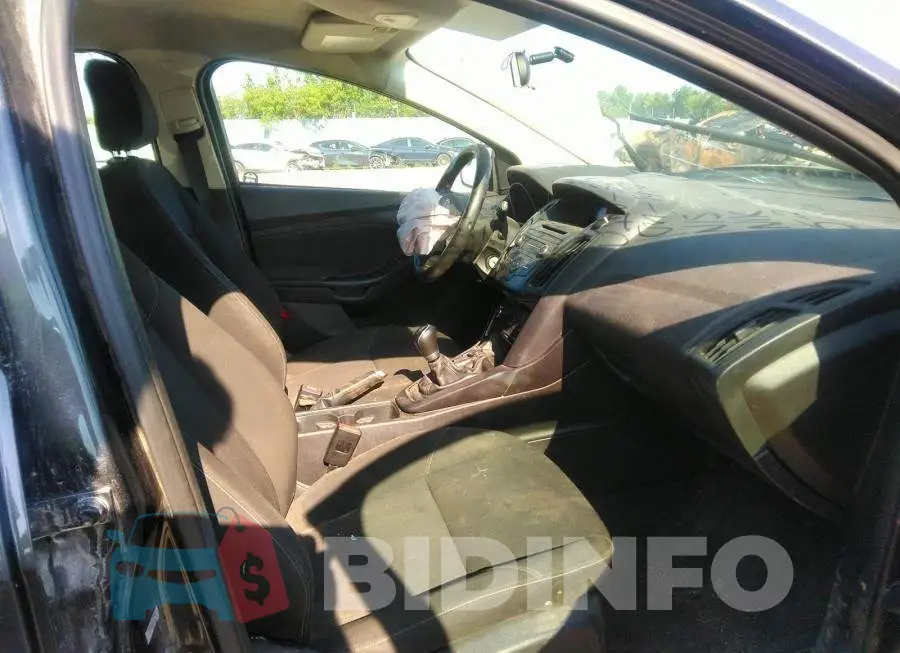 1FADP3E23FL320807 Photo# 5