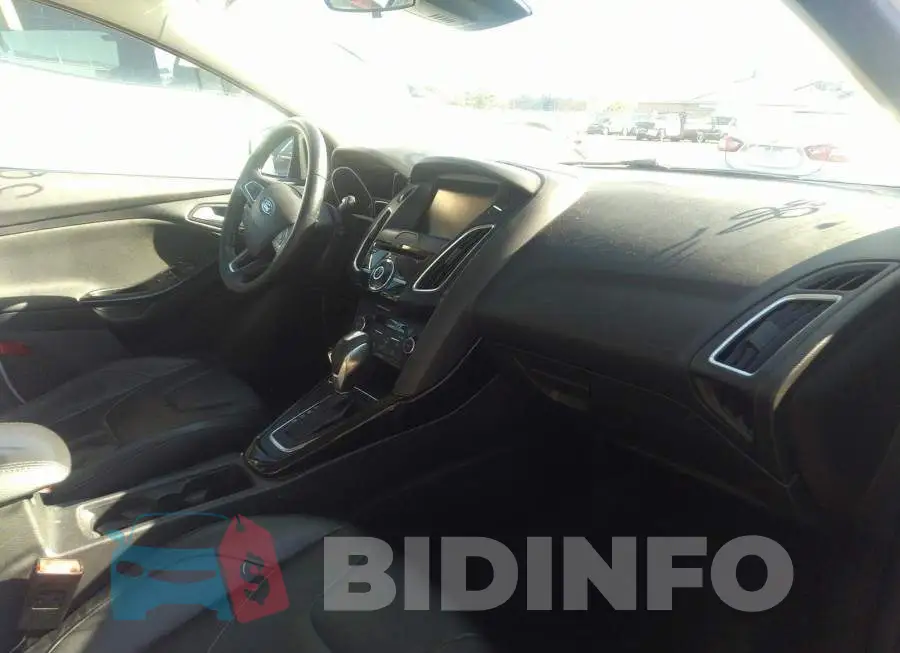 1FADP3N23FL258101 Photo# 5