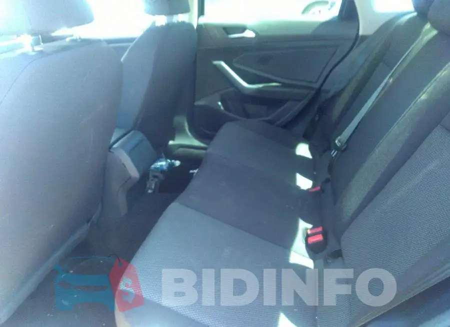 3VWC57BU6KM108918 Photo# 8