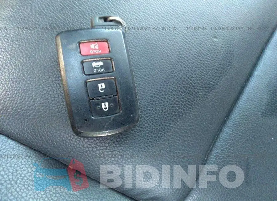 2T1BURHE5FC282426 Photo# 11
