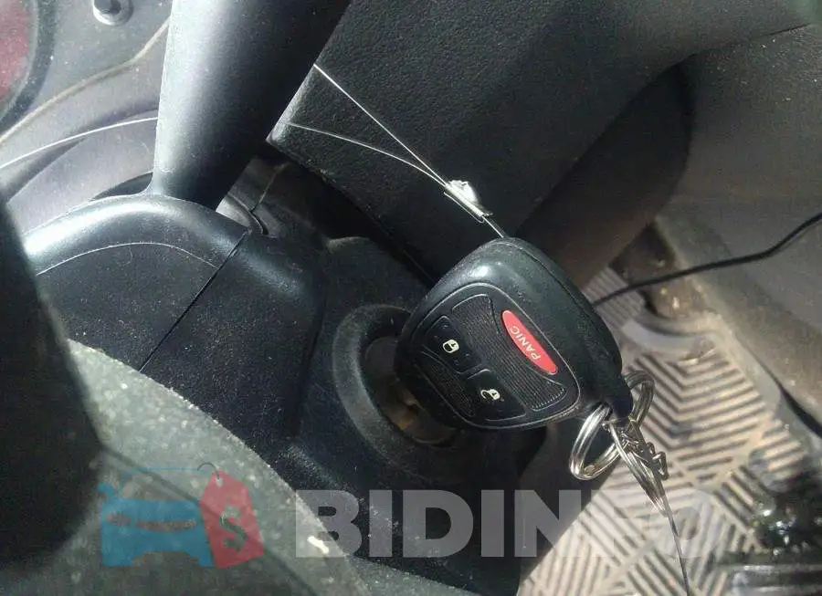 1C4NJRAB4HD164203 Photo# 11