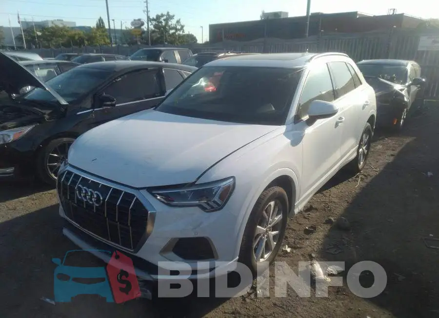 WA1AECF37M1014724 Photo# 2