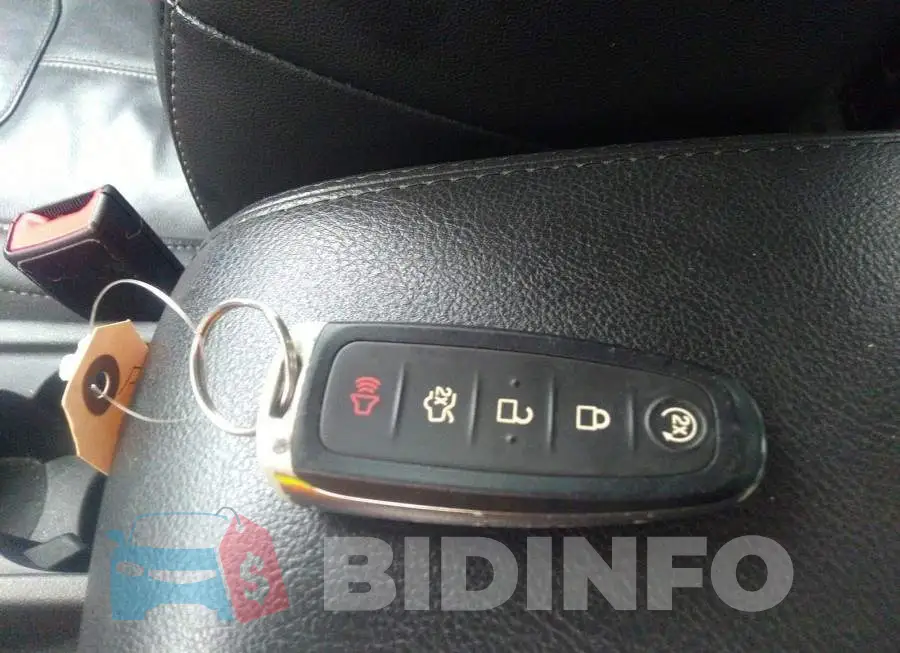 1FADP3N20JL253379 Photo# 11