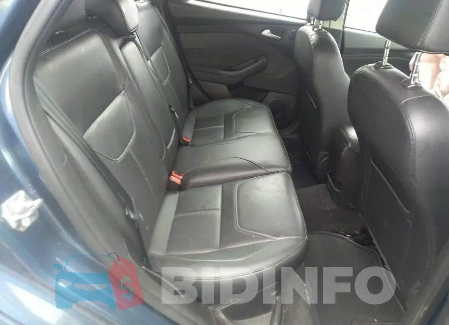 1FADP3N20JL253379 Photo# 8