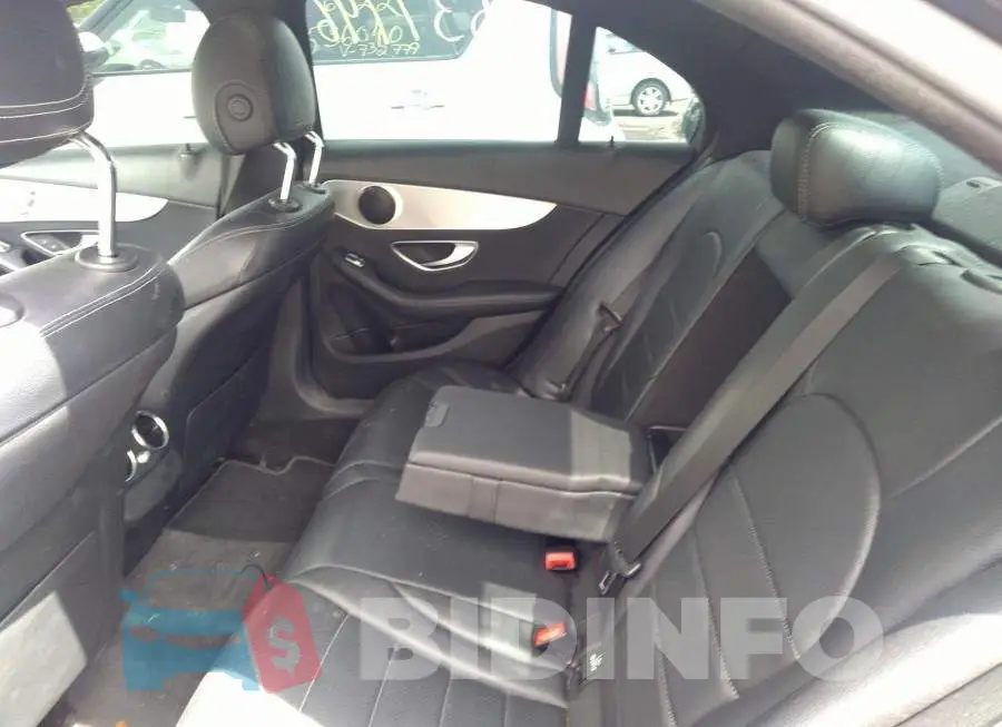55SWF4KB3JU251613 Photo# 8