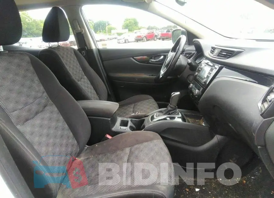 JN1BJ1CR3HW115743 Photo# 5