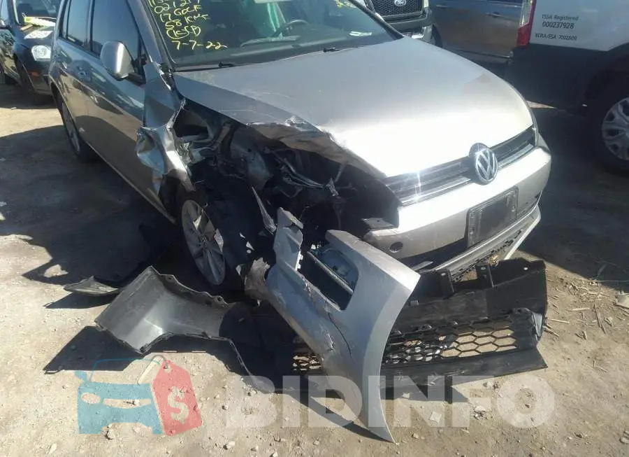 3VW217AUXHM021217 Photo# 6