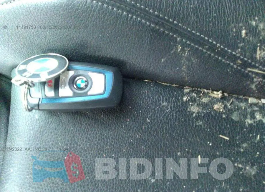 WBA8B7C54GK703156 Photo# 11