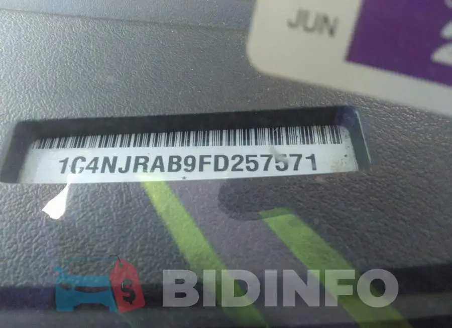 1C4NJRAB9FD257571 Photo# 9