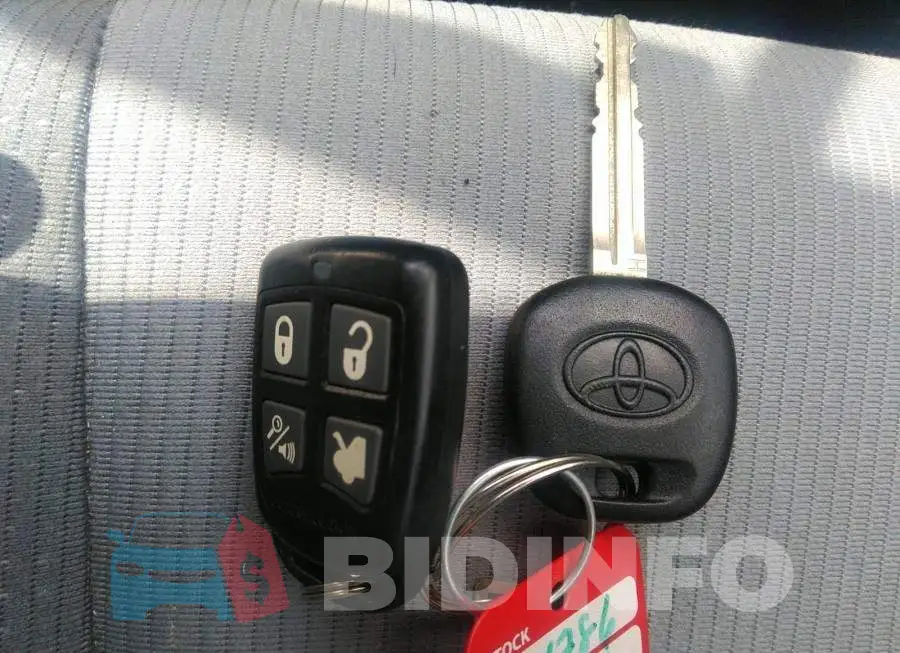 2T1BURHE4FC370562 Photo# 11
