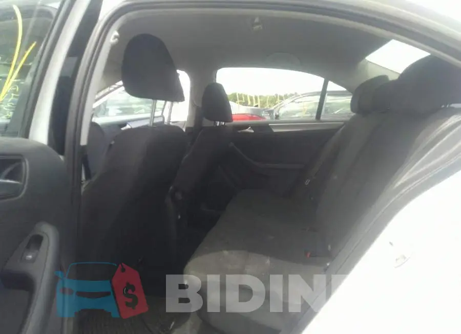 3VW1K7AJ9FM427114 Photo# 8
